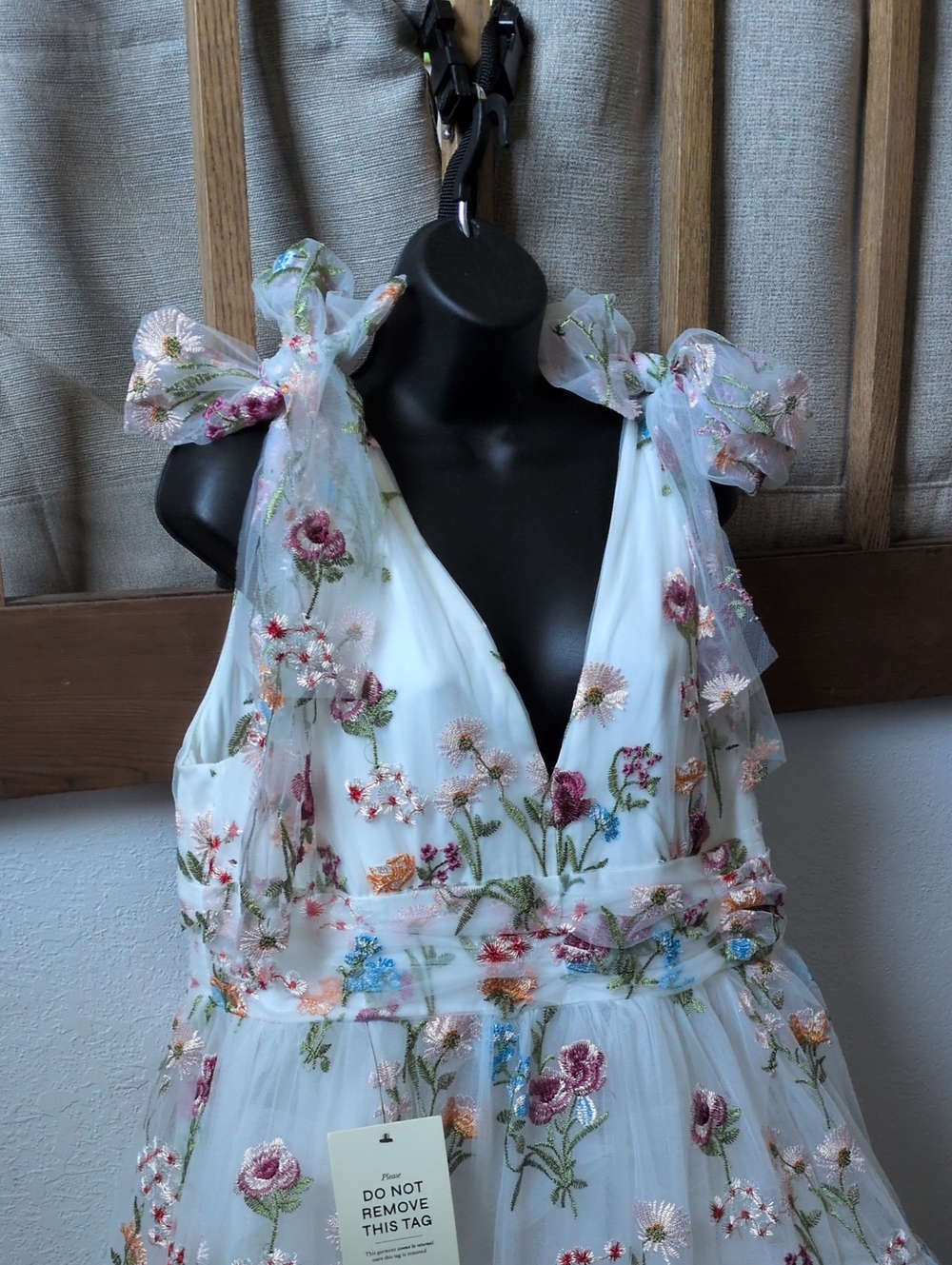 ✨ Nwt Jessakae Margaret Garden Floral Embroidered V-neck Dress Size XXL - Picture 2 of 12